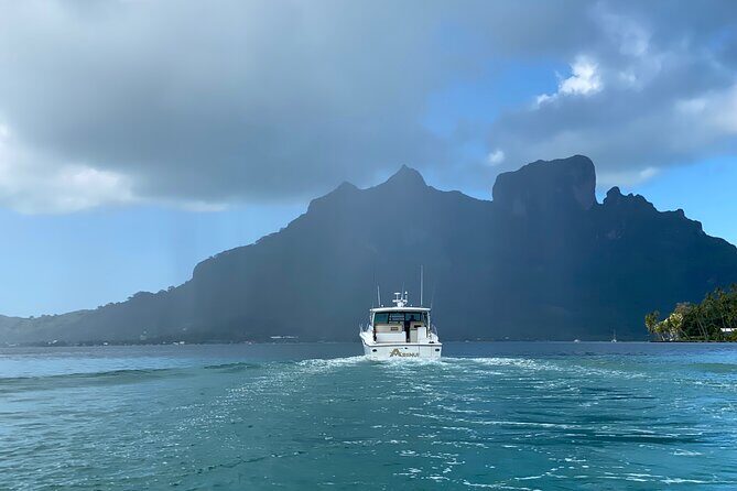 Private Yacht tour on Tahiti or Moorea lagoon - Introduction: A Luxurious Day on the Lagoon