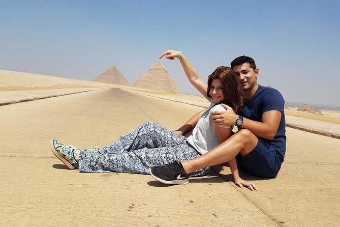 Privet Tour to Pyramids of Giza, Sphinx & Memphis and Saqqara - Exploring Giza: The World’s Most Famous Pyramids