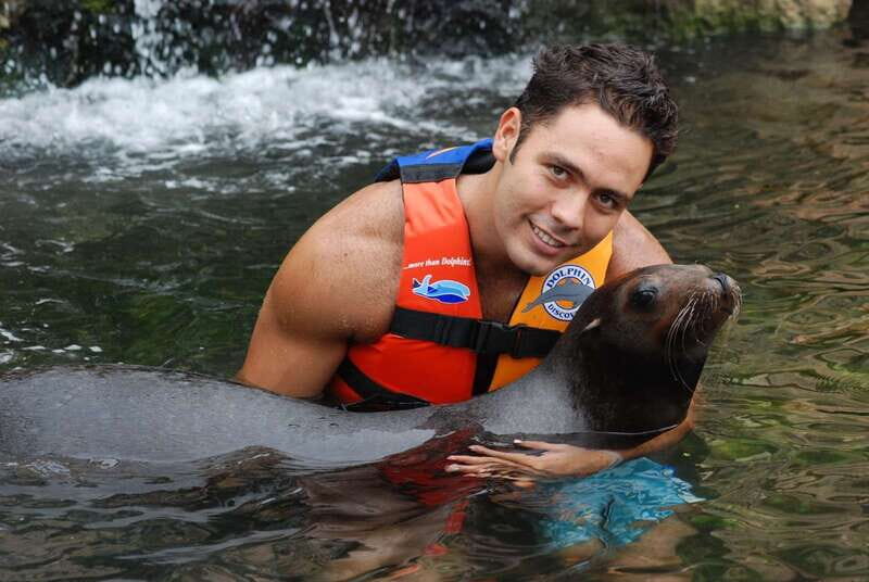 Puerto Aventuras: Dolphin Swim, Sea Lions, Manatees, & Lunch - Who Should Consider This Tour?