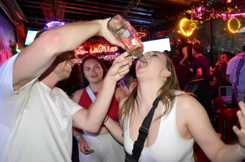 Puerto Vallarta: Guided Pub Crawl With Welcome Drinks - Puerto Vallarta: Guided Pub Crawl With Welcome Drinks