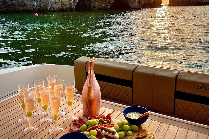 Puerto Vallarta: Luxury Yacht Sunset Cruise with open bar - Key Points