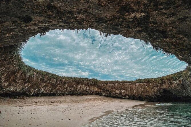 Puerto Vallarta: Marietas Islands with Open Bar and Food - Key Points