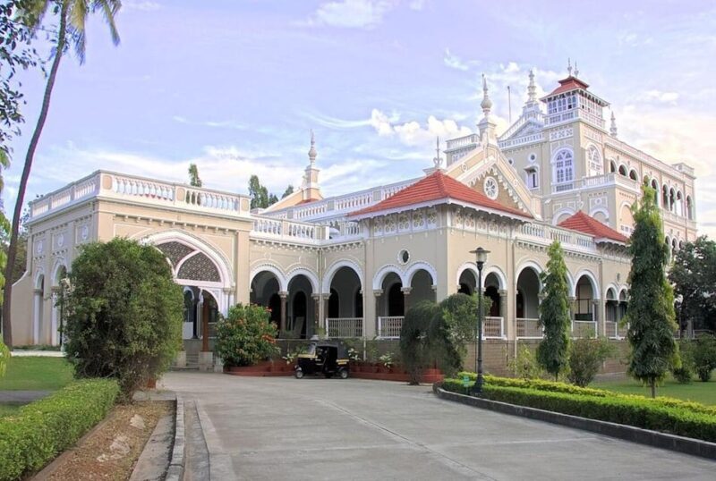 Pune: Cultural Half-Day City Tour with Snacks (AC Car Tour) - Limitations and Considerations