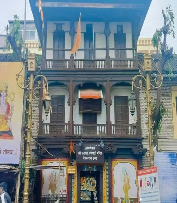 Pune: Sacred Sites Walking Tour of Old City with Snacks - Authentic Experiences and Cultural Insights
