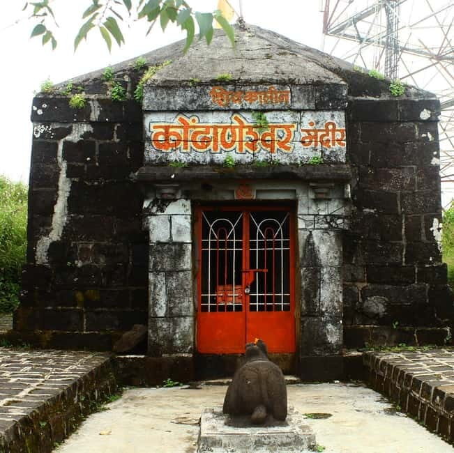 Pune: Sinhagad Fort Hike & Zapurza Museum Full Day Car Tour - An In-Depth Look at the Tour