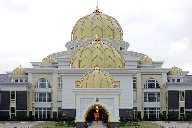 Putrajaya, Batu Caves And Kuala Lumpur Full-day City Tour - An In-Depth Look at the Itinerary