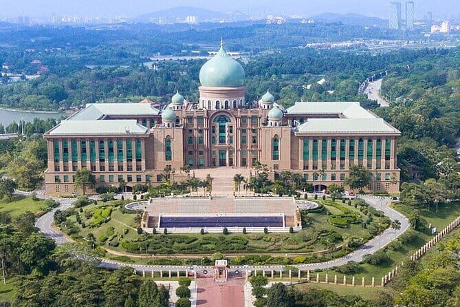 Putrajaya Open Air Tour from Kuala Lumpur with Sight SeeingCruise - Practical Details