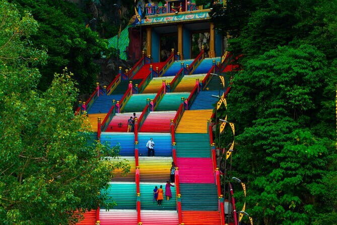Putrajaya Tour From Kuala Lumpur Includes Batu Caves - Pacing and Duration