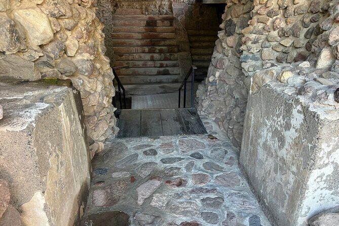 Pyramids of Teotihuacan with gastronomic and cultural experience. - Why It’s a Good Value