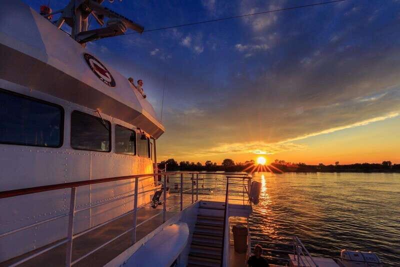 Québec City: 2-Hour Cocktail & DJ Evening Cruise - An In-Depth Look at the Experience