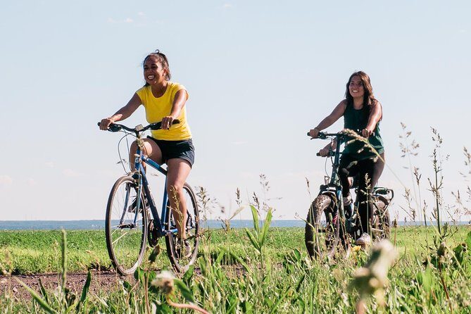Quebec City - Regular Bike Rental on Ile d'Orléans - The Stops and Highlights