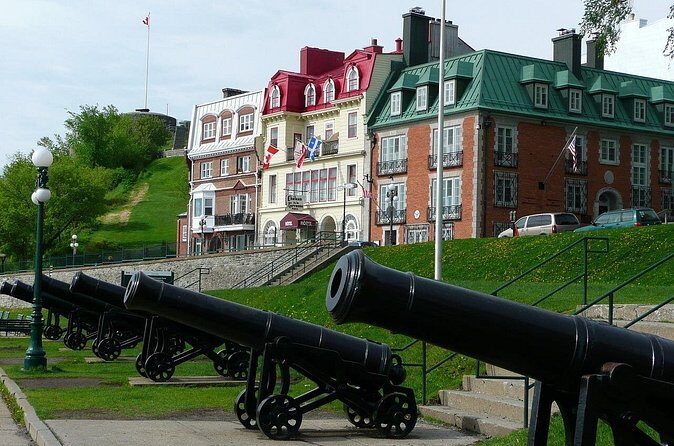 Quebec Private Guided Walking Tour with a Professional - FAQ