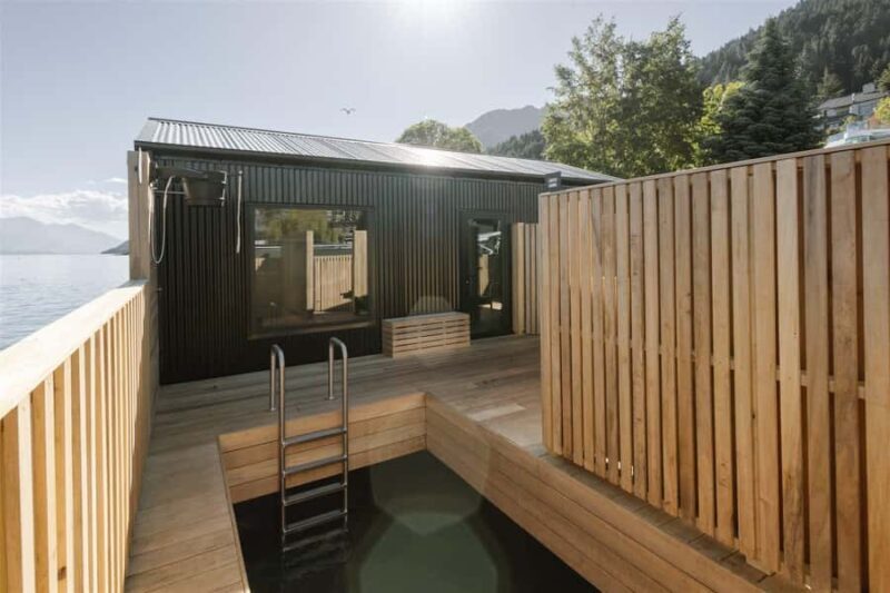 Queenstown: Floating Sauna Experience on Lake Whakatipu - Key Points
