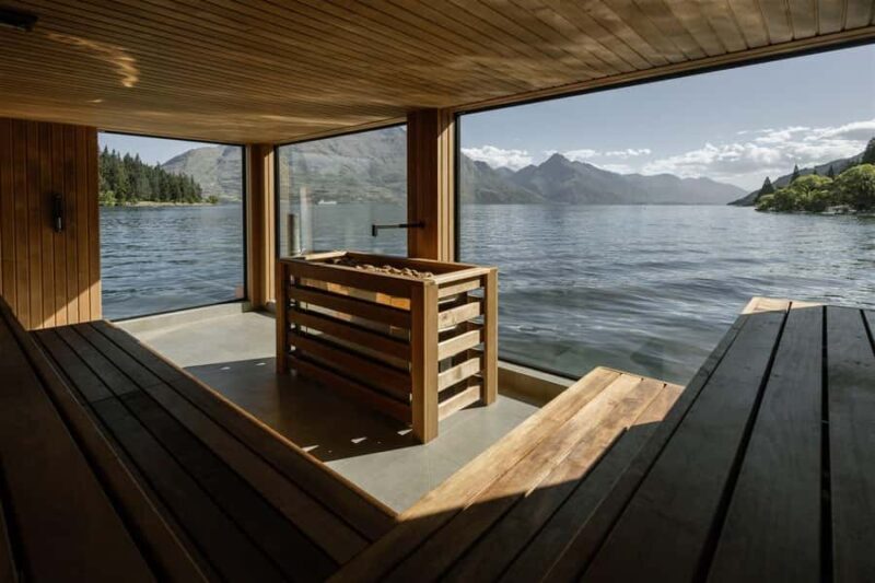 Queenstown: Floating Sauna Experience on Lake Whakatipu - The View and Environment