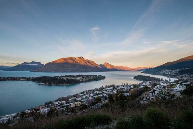 Queenstown: Highlights Wine & Lake Cruise Half-Day Tour - Who is this tour best suited for?