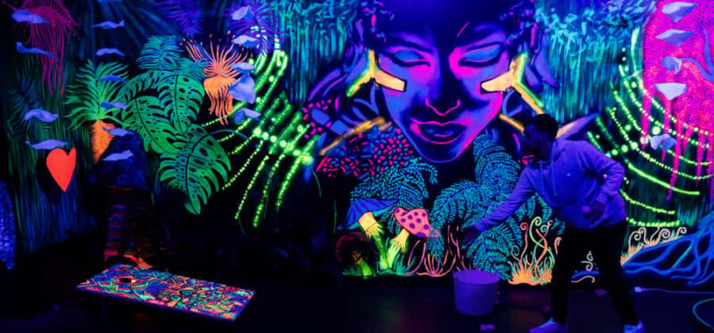Queenstown: Indoor Putt 'n' Glow Mini Golf - Who Will Love This?