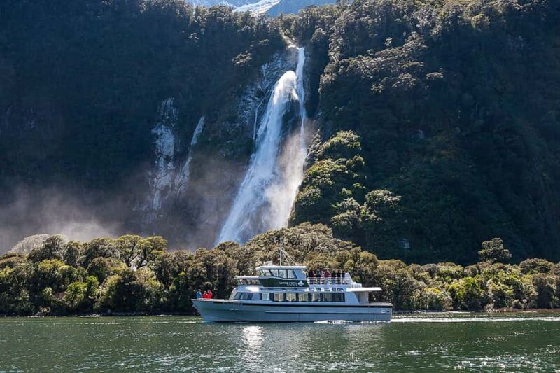Queenstown: Milford Sound Cruise with Helicopter Transfer - An Unparalleled Way to See Milford Sound