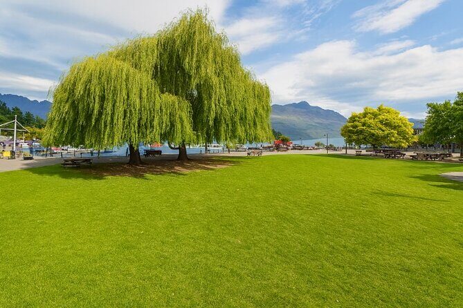 Queenstown Self Guided Walking Tour with an APP - The Sum Up: A Practical, Enjoyable Introduction to Queenstown