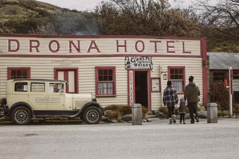 Queenstown to Wnaka One Way Small Group Tour - Key Points