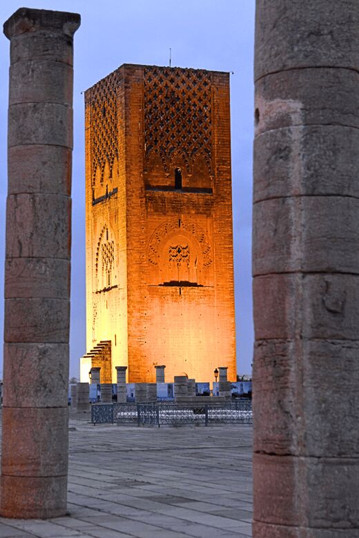 Rabat: Night Tour with traditional Moroccan Dinner - Key Points