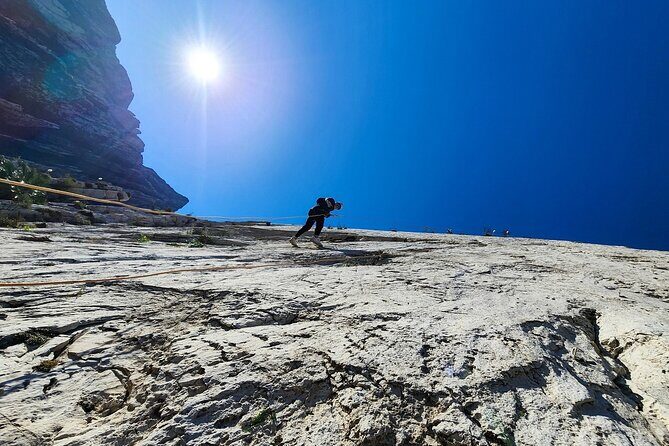 Rappels in Pico Licos with certified guides - Logistics and Practicalities