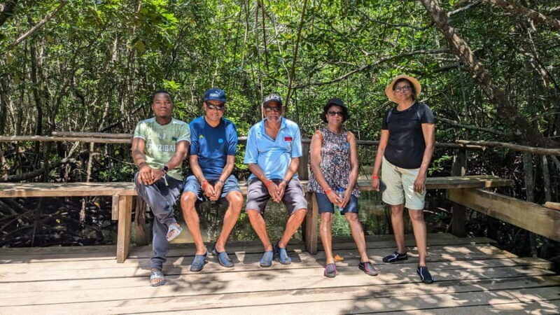 Red Colobus Monkey & Mangrove in Jozan Forest Group Tour 5+ - FAQ