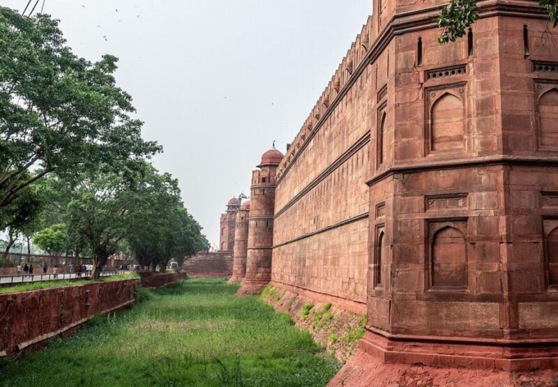 Red Fort Skip-the-Line E-tickets & guide Delhi transfers - What the Experience Offers