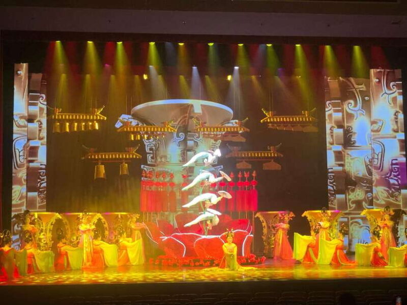Red Theatre Beijing Acrobatics Show Ticket - What Makes the Red Theatre Beijing Acrobatics Show Special?