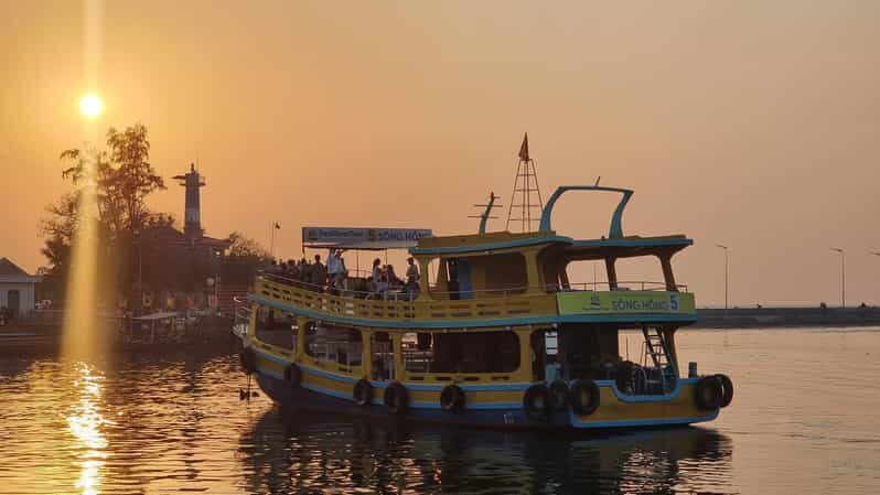 RedRiverTours - Enjoying Sunset & Night Squid Fishing - Key Points