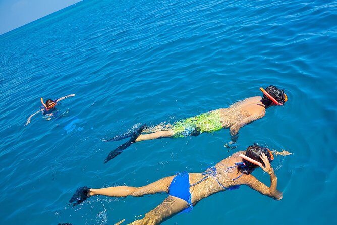 Reggae Catamaran and Snorkeling Open Bar Cruise Montego Bay - An Introduction to the Cruise Experience