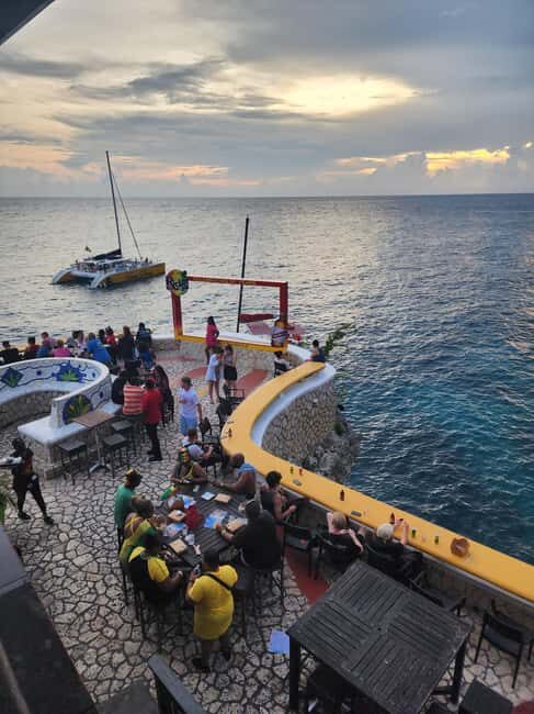Ricks cafe & 7mile Beach Private Tour from Montego Bay. - The Practicalities: Transportation, Timing, and Value