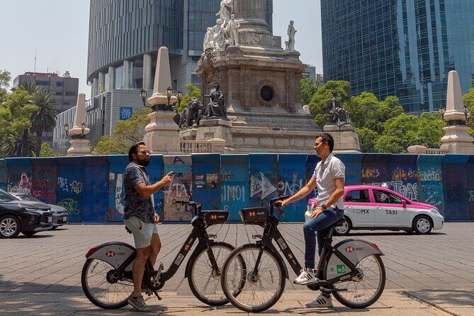 Riding a bike in Reforma & Chapultepec - An In-Depth Look at the Bike Tour in Reforma & Chapultepec