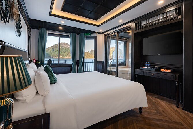 RITA CRUISE - BEST LUXURY 5 STAR CRUISE in HALONG BAY from HANOI - Day 2: Sunrise, Tai Chi, and Scenic Sights