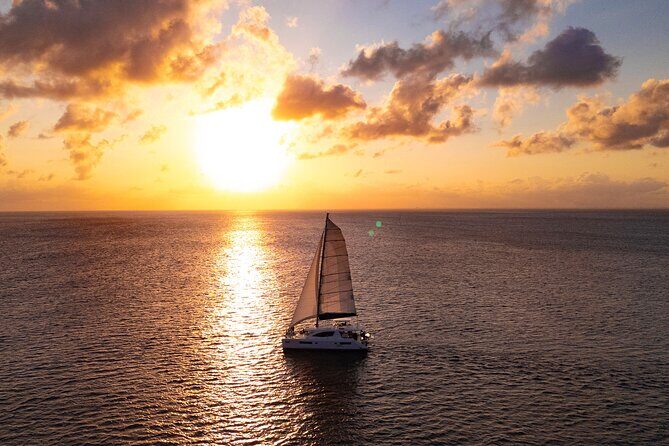 Riviera Maya Luxury Sunset Sailing plus Light Dinner and Open Bar - Key Points
