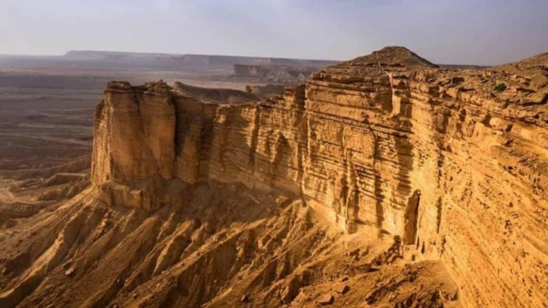 Riyadh Edge of The World and Bat Cave Visit by Bus - What’s Included and What to Prepare