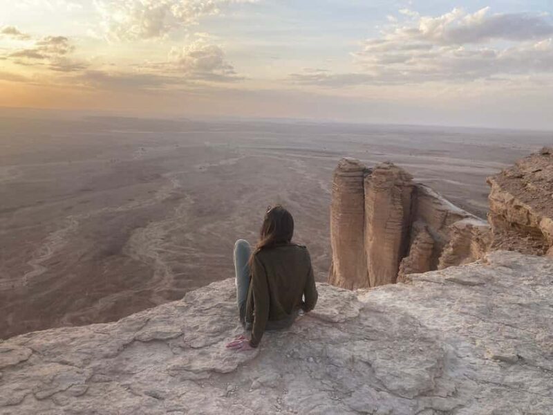 Riyadh Edge of The World and Bat Cave Visit by Bus - FAQ