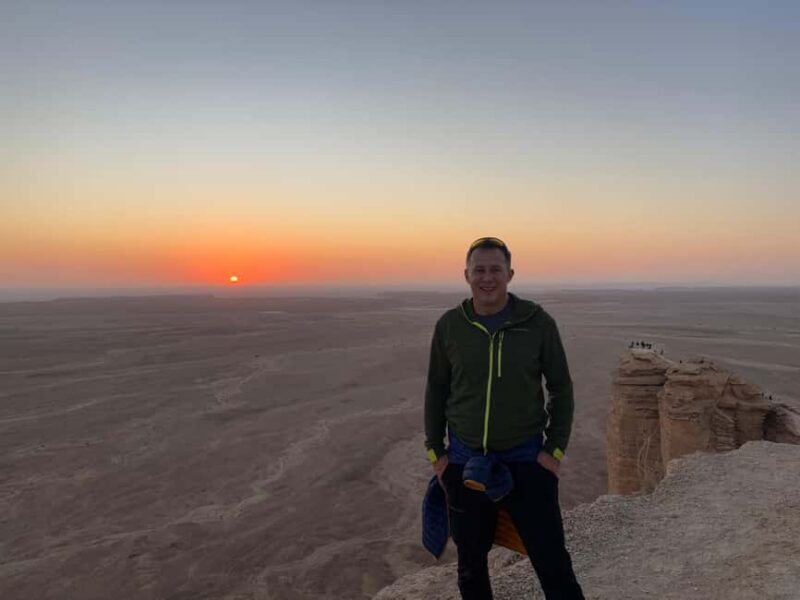 Riyadh : ( First ) Edge Of The World - The Journey Begins: Scenic Drives through Najd