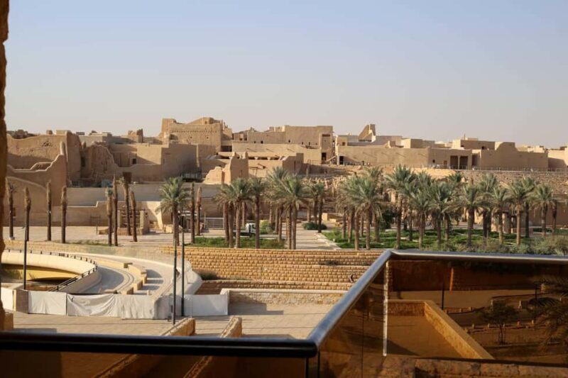 Riyadh: VIP Tour with Saudi Cuisine Meal and Hotel Pickup - Key Points
