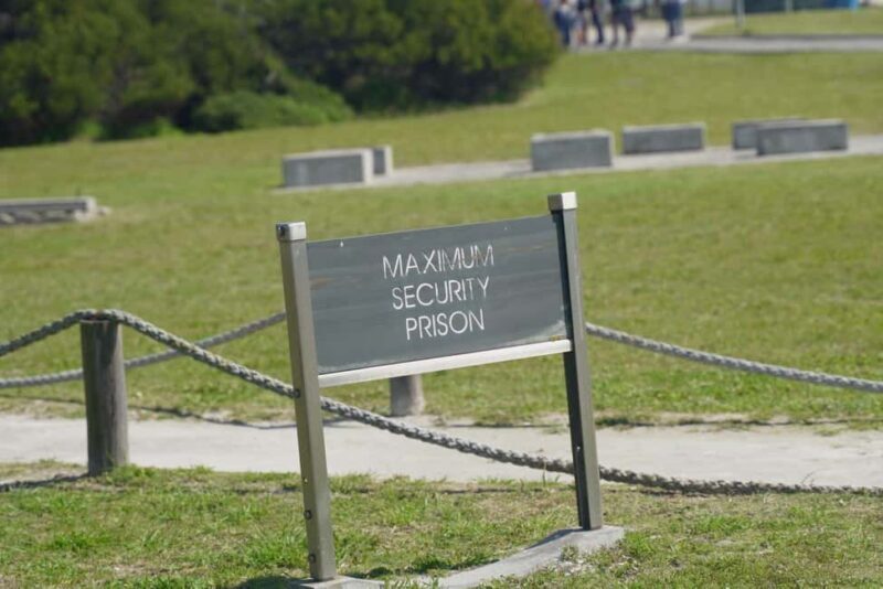 Robben Island Museum and Cape Town City Tour - Key Points