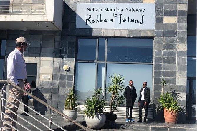 Robben Island Ticket Half Day Tour from Cape Town - Hotel Pick Up & Drop off - Detailed Review of the Robben Island Tour Experience