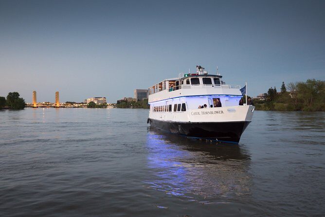 Rock the Yacht Cocktail Cruise Sacramento 21+ - A Closer Look at the Experience