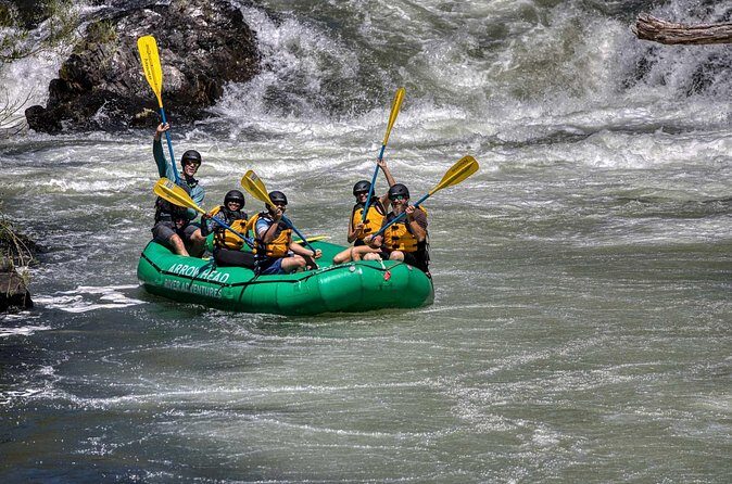 Rogue River Half Day Whitewater Trip Nugget Falls - Group Size and Atmosphere