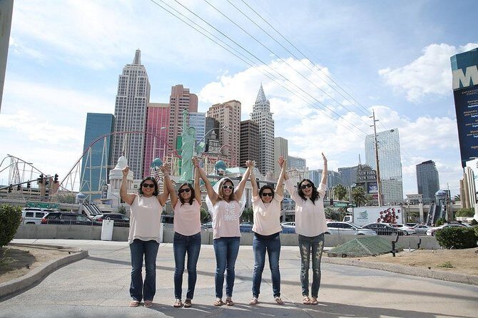 Romantic 2 Hour Photo Tour by Limousine - An In-Depth Look at the Vegas Limousine Photo Tour