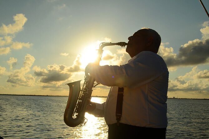 Romantic Dinner Touring the Nichupté Lagoon in Galeón - The Sum Up