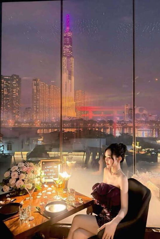 Romantic Honeymoon Dinner With Sightseeing Cruise On River - Authentic Traveler Insights