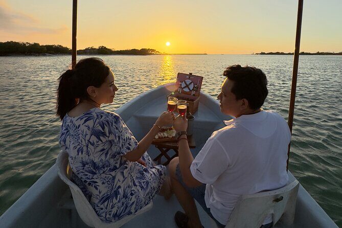 Romantic sunset tour in Río Lagartos, with food - Who Should Consider This Tour?