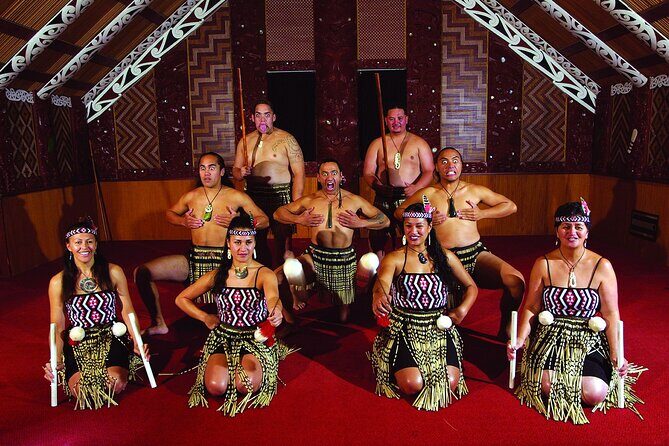 Rotorua Discovery Te Puia Tour - An In-Depth Look at the Rotorua Discovery Te Puia Tour