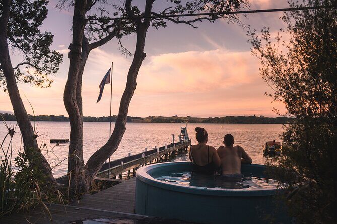 Rotorua: Evening Starlight Gourmet Kayak Tour Glowworms - Pricing & Value