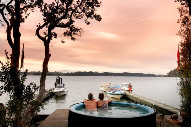 Rotorua: Evening Starlight Gourmet Kayak Tour with dinner - FAQ