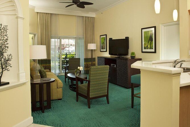 Round trip Airport (LPIA) to Baha Mar, Melia, West Bay St, Cable Beach, Breezes - Introduction